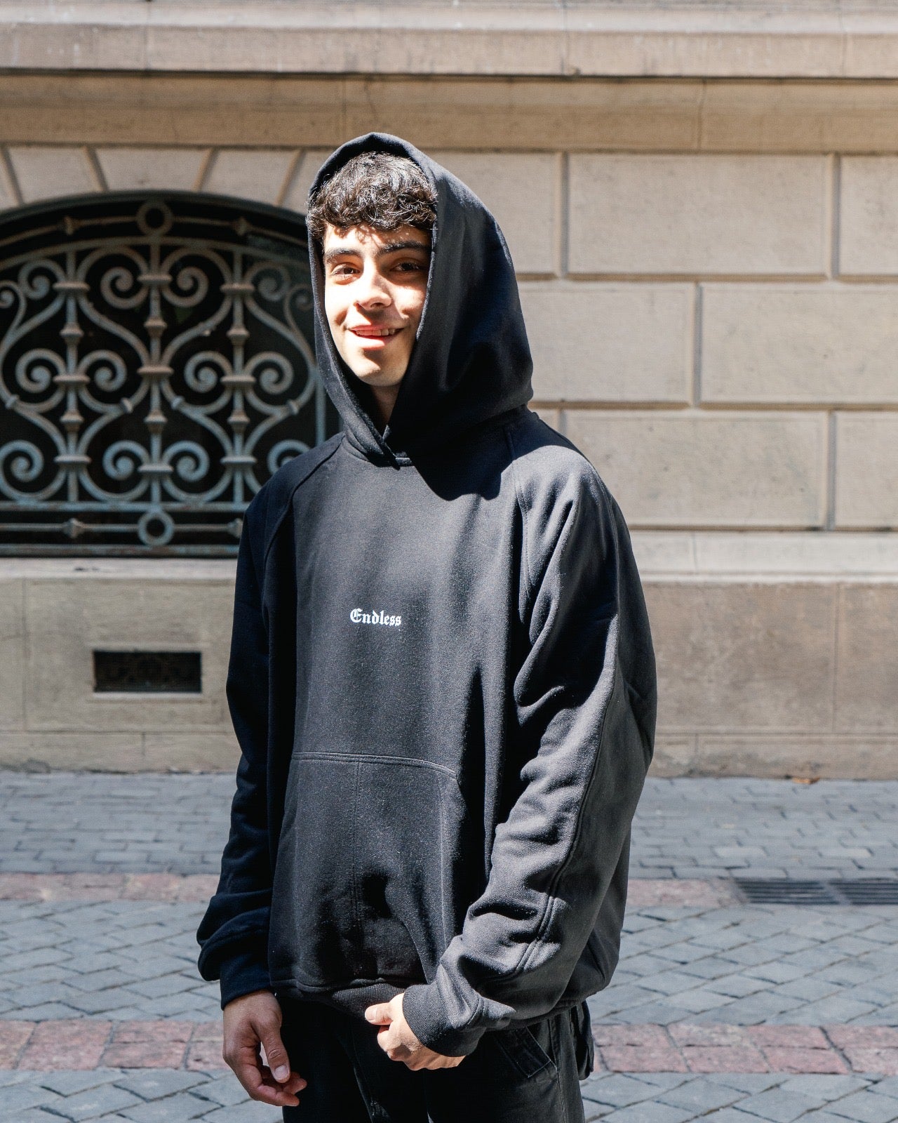 Basic Hoodie "Gothic Logo" Negro white logo