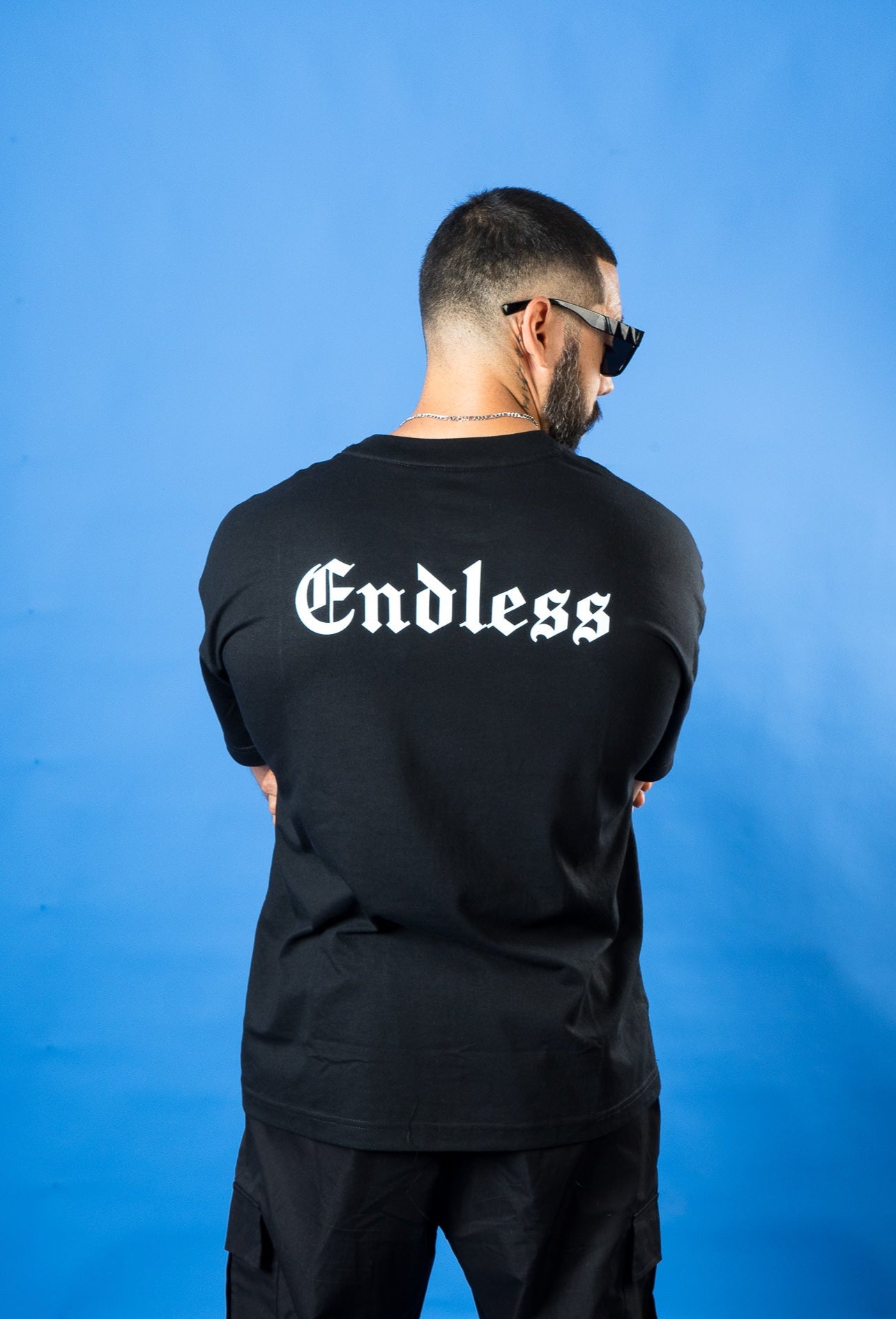 Polera Oversize "Gothic Box Logo" Café